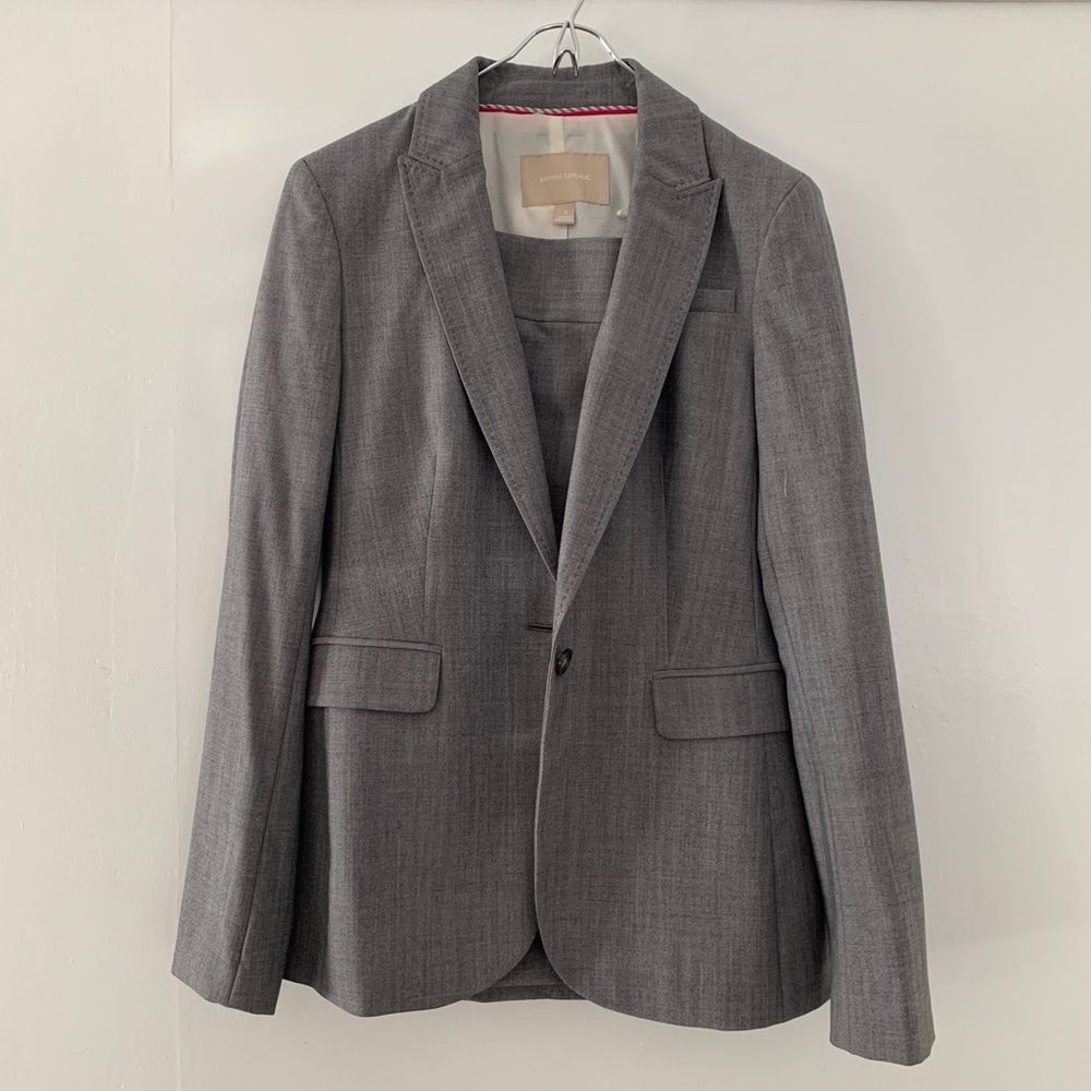 Banana Republic suit